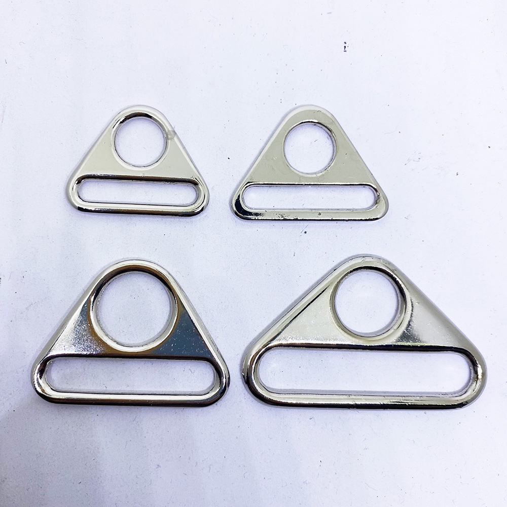 ห่วงสามเหลี่ยมมีรูสีเงิน 5อัน