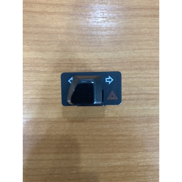 สวิทซ์ไฟเลี้ยว+ไฟผ่าหมาก WAVE110i,Click125i 35200-K03-N31