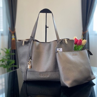 กระเป๋า GUESS Women’s Shopper Bag แท้💯 ซื้อ1 ได้2 ส่งฟรี