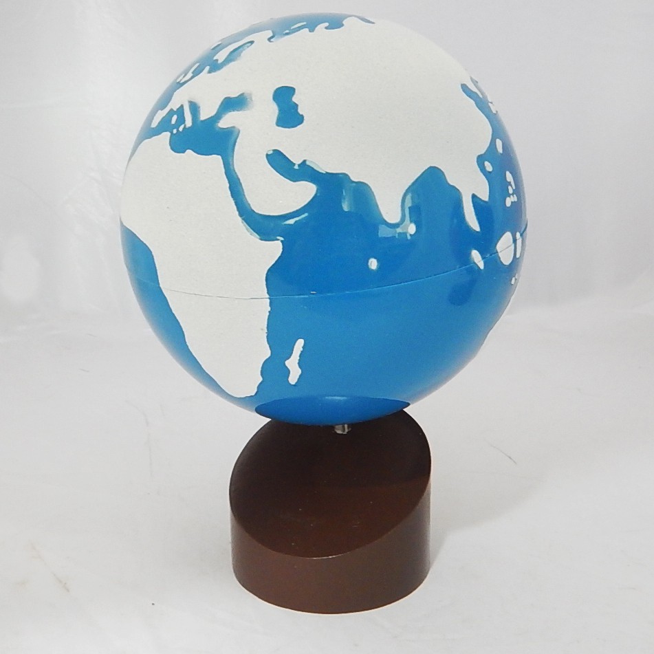 ลูกโลกกระดาษทราย	(The Sand Globes)