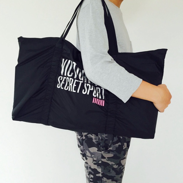 กระเป๋า Victoria’s Secret Sport Tote Gym bag