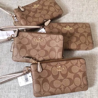 กระเป๋าสตางค์ คล้องมือ 2ซิบ COACH F87591 DOUBLE CORNER ZIP WRISTLET IN SIGNATURE คล้องมือ s 2ซิบ