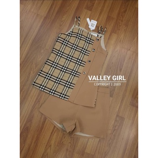 VALLEY GIRL เสื้อ+กางเกงขาสั้น เซตนี้คือขายดีมาก เป็นผ้าทอลายBURBERRY ดีเทลสุดๆ  มาคุ่กับกางเกงขาสั้นทรงสวยมากค่ะ