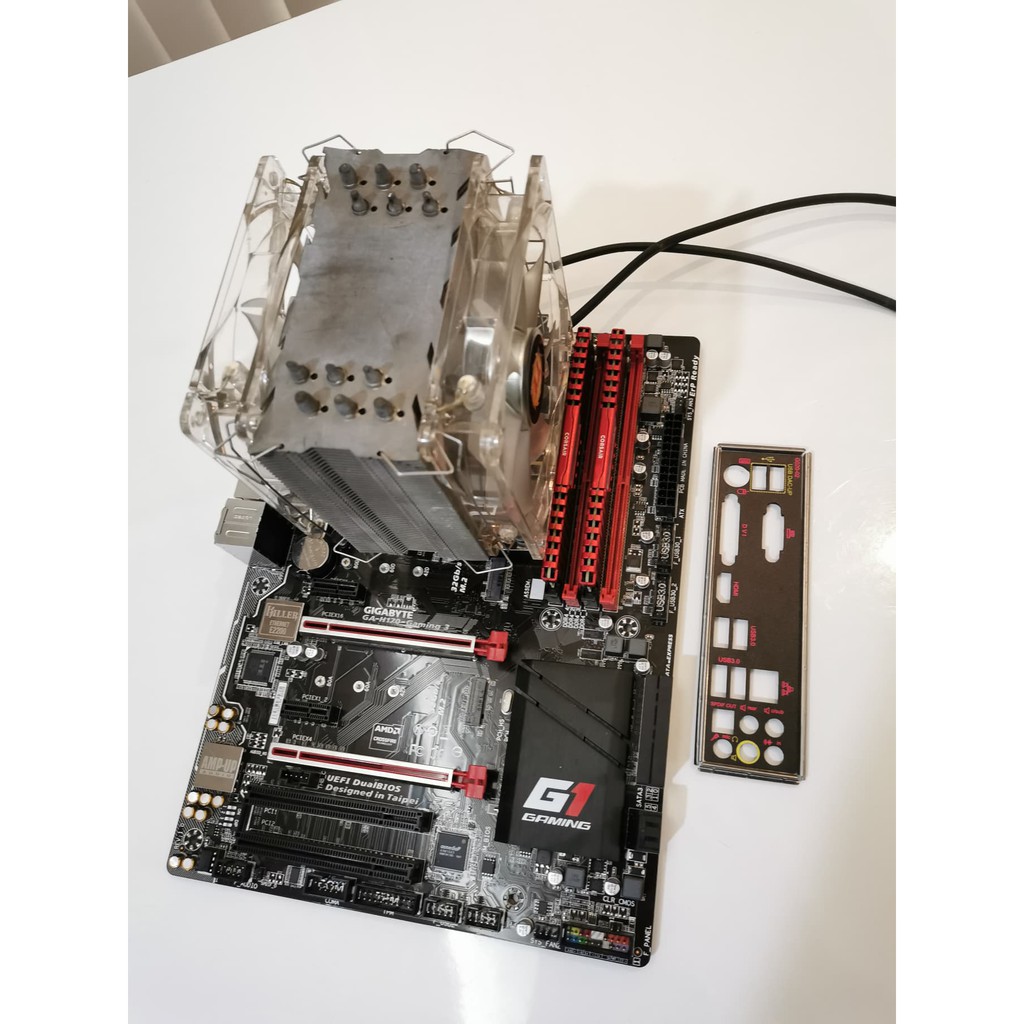 CPU i5 6500 + MB Gaigabyte H170 Gaming 3 + RAM 16G/2133 Corsair