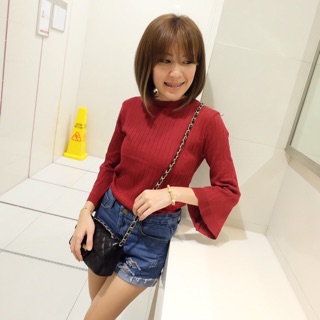 เสื้อไหมพรมแขนกระดิ่ง