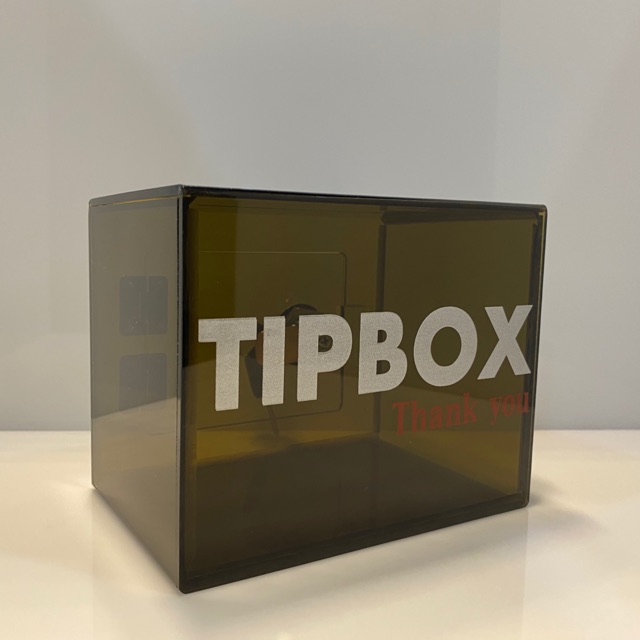 กล่อง Tip Box อะคริลิคสีชา ตัวหนังสือสกรีน สีเงิน ขนาด 15x12x10 cm.