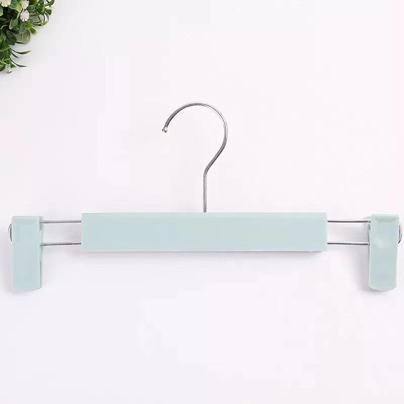 As Well As ไม้แขวนเสื้อแบบมีที่หนีบในตัว หนีบได้ 2 ระดับความกว้าง 30 Cm. และ 20 Cm. ได้ มี 4 สีให้เลือก - รูปที่ 7