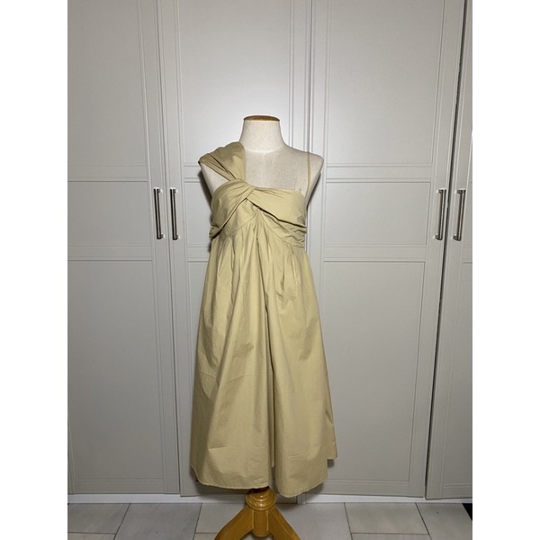 dress สีเบจ ยี่ห้อ hyde.stuffs แท้