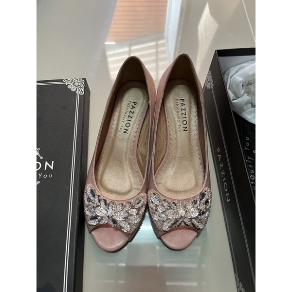 Pazzion รองเท้ามือสอง สภาพดี