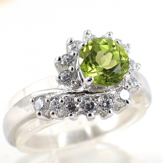 SKJewelryfactory แหวนเงินแท้ ฝังพลอยเพอริดอทแท้ล้อมเพชร ER01643-PDT