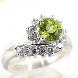 SKJewelryfactory แหวนเงินแท้ ฝังพลอยเพอริดอทแท้ล้อมเพชร ER01643-PDT