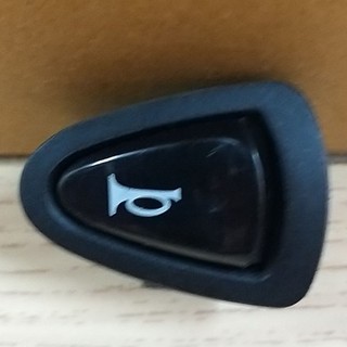 ปุ่ม ปุ่มเเตร (ดำ-ขาว) WAVE 110-I, SCOOPY-I, PCX-150/3300-078-ZBW#HMA Brand