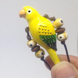 สร้อยคอนกหวีดดินเผารูปนกโกลเด้นคอนัวร์ Golden Conure Whistle Necklace