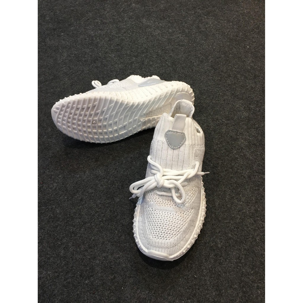 รองเท้าผ้าใบแฟชั่นผู้หญิง  <<< รหัสสินค้า Y08 >>>