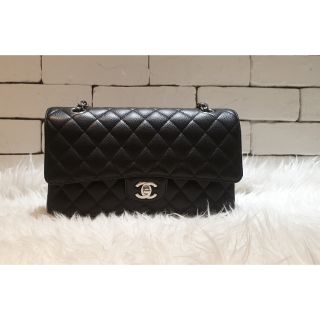 Used like new Chanel  holo26 shw