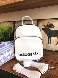 กระเป๋า Adidas Originals Mini Bag Vintage กระเป๋าเป้หรือสะพายหนังเรียบและนิ่ม สไตล์ Sport ขนาดมินิ