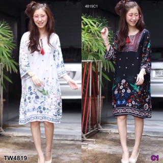 Mini Dress  มินิเดรสลายดอก ผ้าสปัน คอวีปักดอก