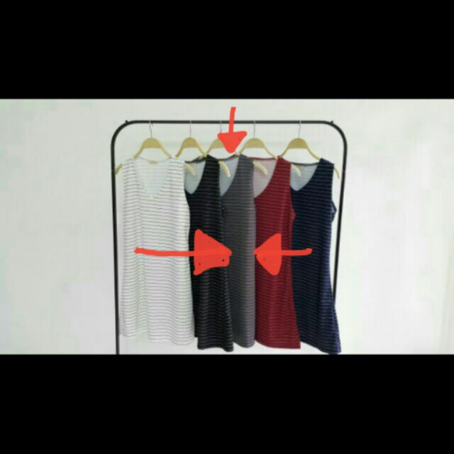 เดรสคอวี สีเทา /v-neck dress จากร้าน wara closet