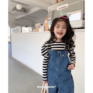 DB864 Denim Overall เอวมีสายปรับได้ค่ะ ผ้ายีนส์ไม่แข็งนะคะ นิ่มมาก ใส่สบาย