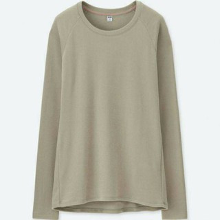 uniqlo heattech fleece คอกลม (สีเบจ size S )