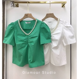เสื้อคอวีแต่งมุกรอบคอ ให้ลุคคุณหนูๆ