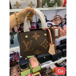 พร้อมส่ง.....!!!!  
👜กระเป๋าแบรนด์ : LV​ 
✔ เกรด :  Mirror​  ( ถ่ายจากงานจริงทุกภาพ)​