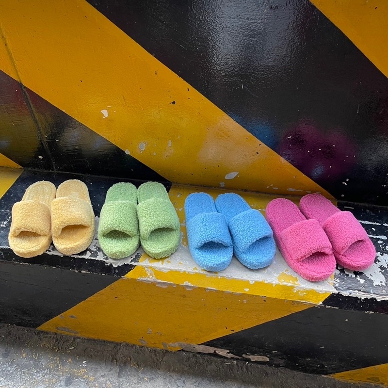 puffy shoes (รองเท้าขนฟูนุ่มนิ่ม)🎪💘