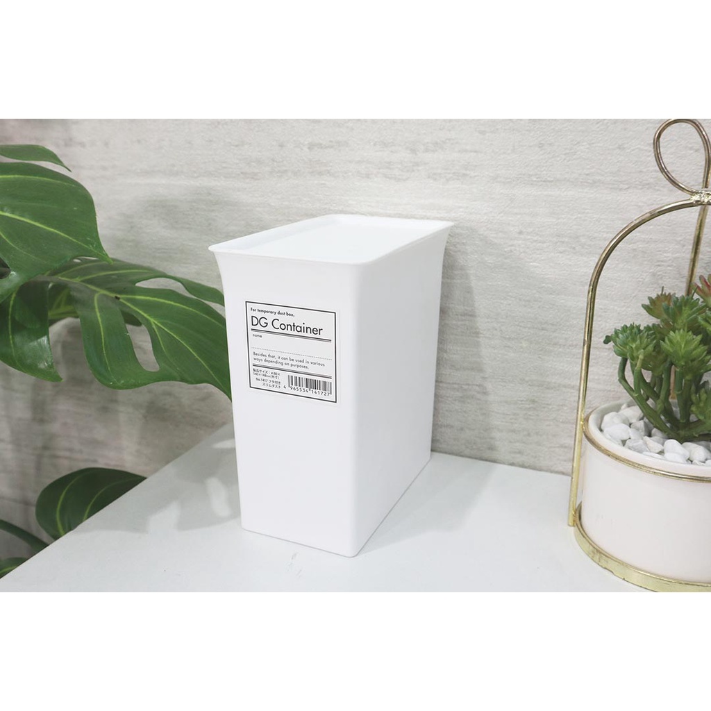 สินค้าญี่ปุ่น ถังขยะพลาสติกใบเล็ก มีฝา JP Quality 1L 8x14x15cm สีขาว 1417