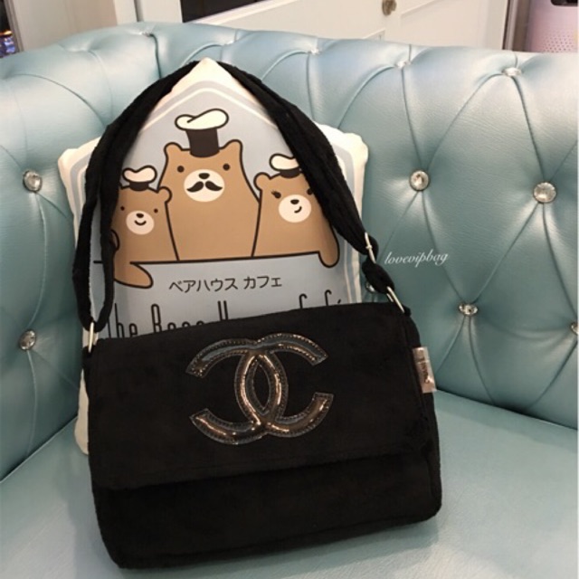 Chanel retro fur stripe black and black logo📍กระเป๋าChanel แท้💯📍Vip gift bag