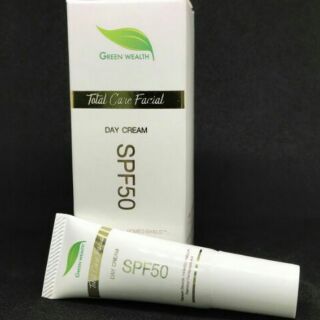 Total care Day Cream Green Wealth ครีมกันแดด SPF 50 สำหรับผิวหน้า ขนาด 12 กรัม