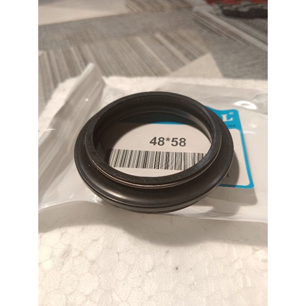 Usd expedition และ delkevic 48x58 ซีลกันฝุ่นช็อต