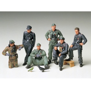 [ชุดโมเดลสเกลประกอบเอง] TAMIYA 35201 1/35 GERMAN TANK CREW AT REST โมเดลทามิย่าแท้ model