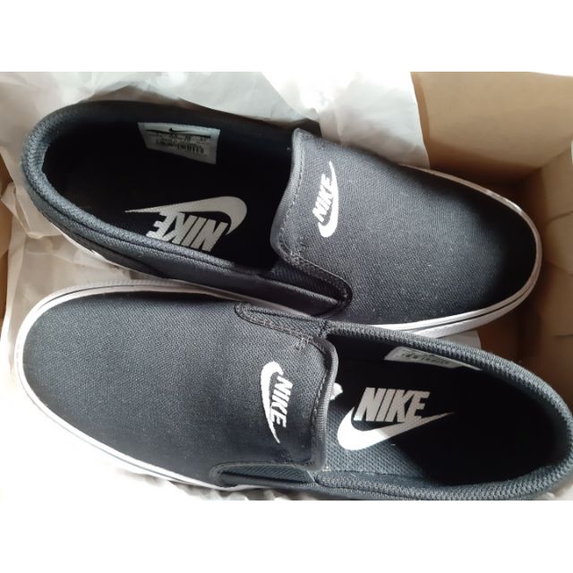 💯% ของแท้ ส่งต่อ NIKE toki Slip on สีดำ ไซส์ 38 ใหม่มากกก!!