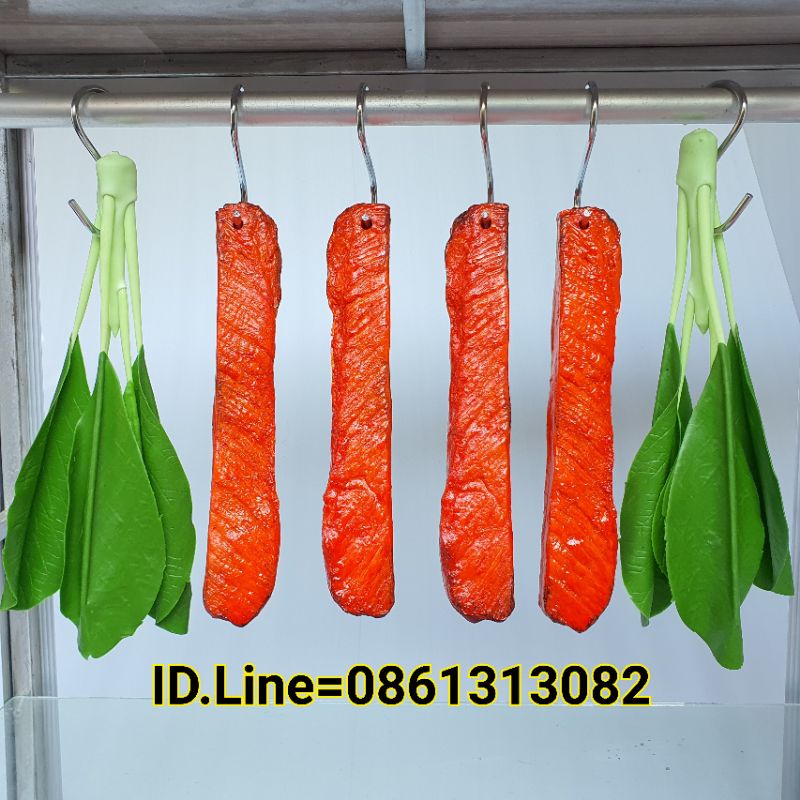โมเดล หมูแดงE4 	ชิ้นละ 220 บาท กว้าง	3-4 ยาว 23.5 	หนา 2 cm ไม่รวมผัก หมูแดงชายสี่ หมูแดงเรซิ่น หมูแดงปลอม