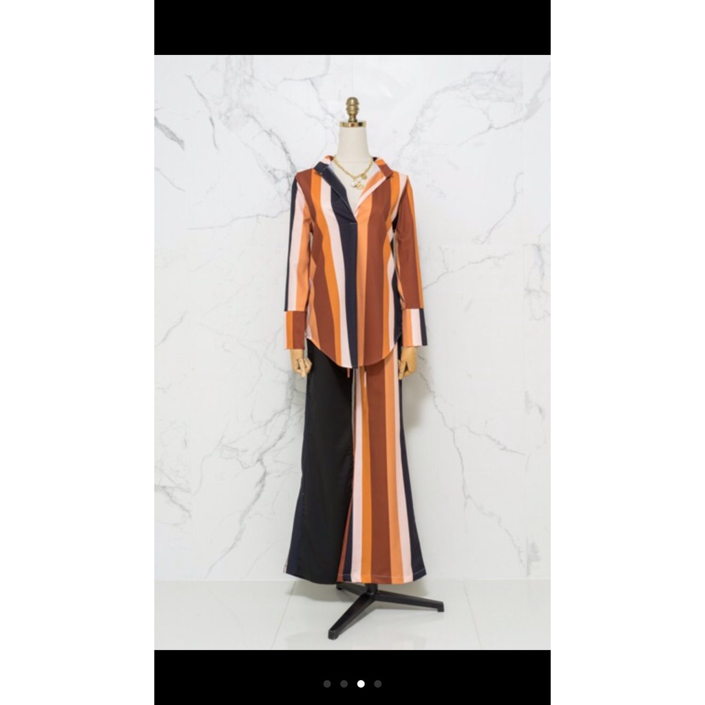 ส่งต่อชุด SET เสื้อ+กางเกง ป้าย Pomthong (มือ 2)