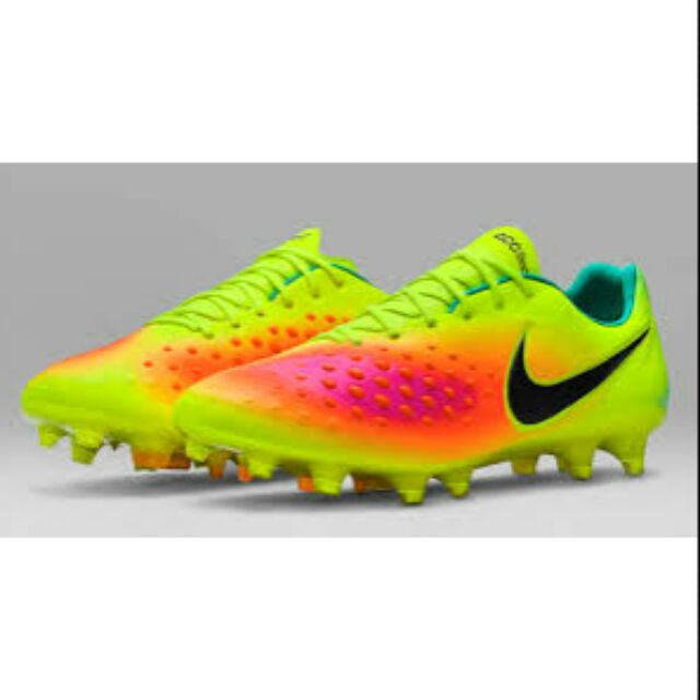 Nike magista