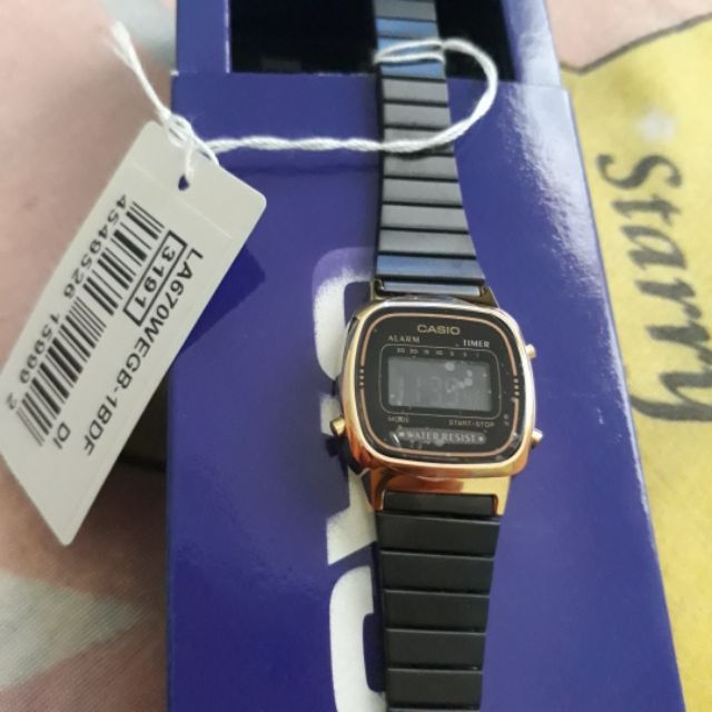 Casio นาฬิกาข้อมือสายสแตนเลส รุ่น LA670WEGB 1 BDF(สีดำ-ทอง)