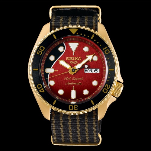 SEIKO 5 SPORTS AUTOMATIC Brian May Limited Edition นาฬิกาข้อมือผุ็ชาย สายผ้า (Red/Gold) รุ่น SRPH80K,SRPH80K1