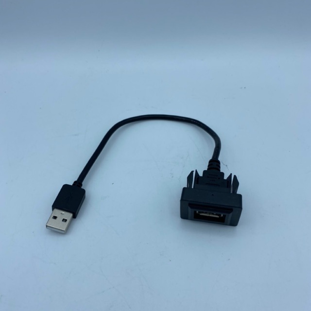 USB ผู้ออกเมีย สำหรับใส่เบ้าสวิตตรงรุ่นรถ Toyota B
