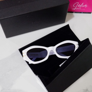 พร้อมส่ง ใหม่ Dior Sunglasses 2022! ใหม่ล่าสุด!!  สุดชิค สวยเก๋แบบคุณคิมเบอรรี (ภาพถ่ายสินค้าจริง)