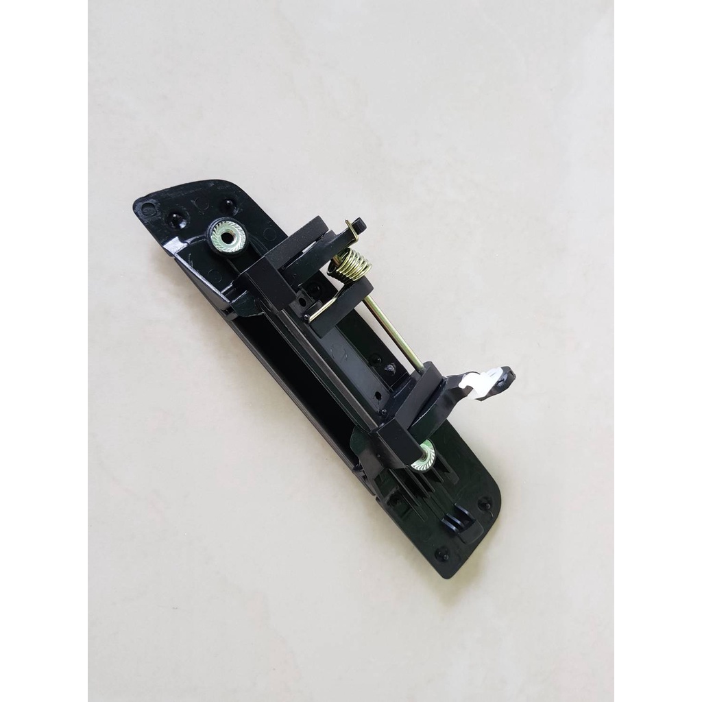 มือเปิดอันนอก(ประตูหลัง) MITSUBISHI CK2 ท้ายเบนซ์ ข้างRH(ขวา) อันละ350บาท