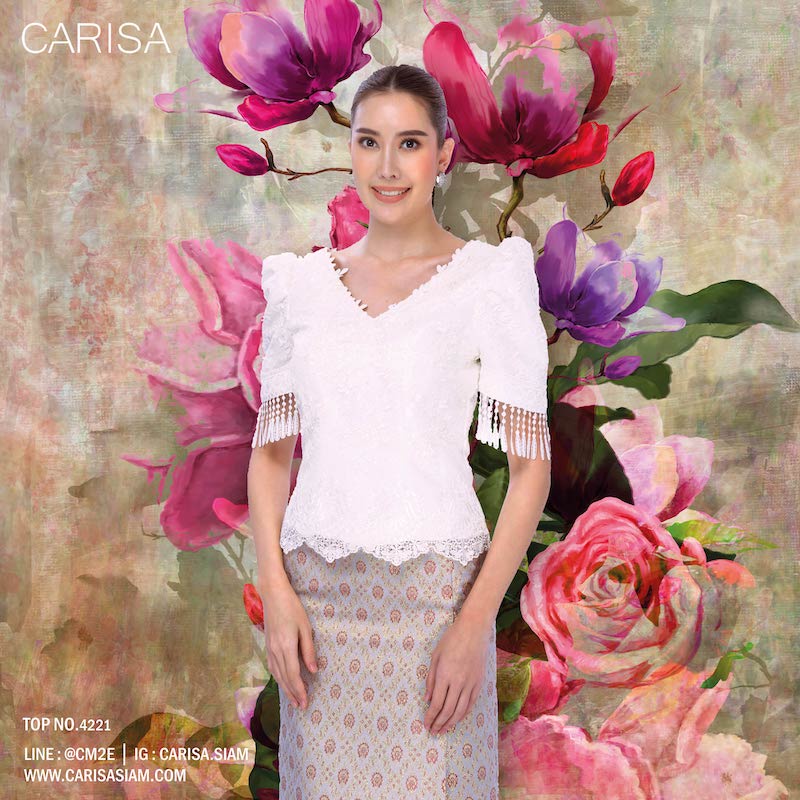 Carisa เสื้อลูกไม้ ชุดไทย ที่ได้รับแรงบันดาลใจจากชุดคว้ารางวัล Miss Universe 1988 ของ"คุณปุ๋ย ภรณ์ทิ