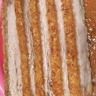 หมูกรอบ อบ ไม่มีไขมันทรานส์ เนื้อนุ่ม หนังกรอบ by หมูกรอบ SNOOK (ขนาด 200g)
