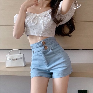 พร้อมส่ง💗เซ็ทเสื้อครอปฉลุสีขาว +กางเกงยีนส์ขาสั้น