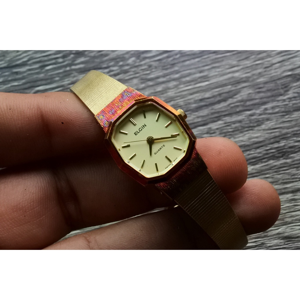 นาฬิกา Vintage มือสองญี่ปุ่น Elgin Swiss Made ระบบ Quartz สายสแตนเลสแท้ สภาพดี ใช้งานได้ปกติ ชุบทอง หน้าปัด 21mm