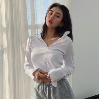 เสื้อครอปผ้าร่อง BREETIX KNIT CROP ปลายแขนผ่า ข้างในนุ่ม ใส่สบาย ไม่ร้อน