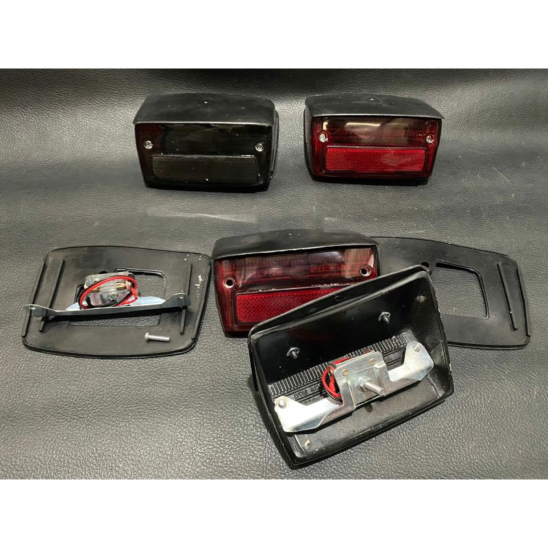 LOKAL MERAH โคมหลัง vespa bosata racer ท้องถิ่นครบชุด เพียงติดตั้งรายละเอียด สอบถามสต๊อกสินค้าก่อนรายการ มีควันและสีแดง ทักแชทตอนสั่งซื้อนะคะ ขายส่งปลีก ราคา ถูกที่สุด ดีลบีเคเค แกลเลอรีภาพที่ 2