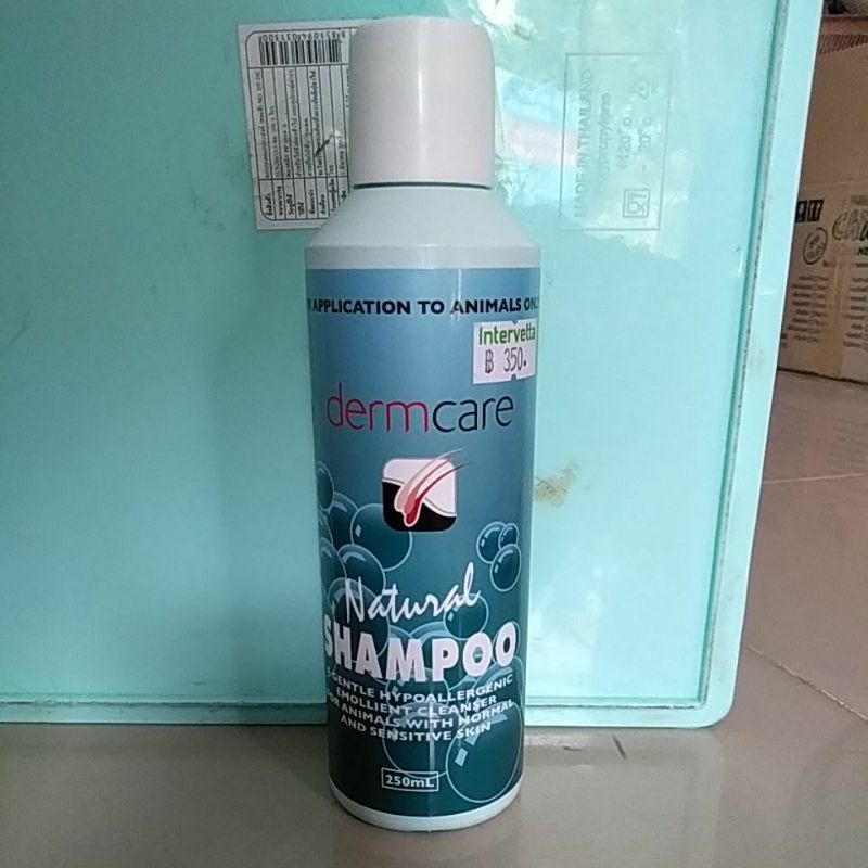 Dermcare  Natural  Shampoo แชมพูสุนัขแพ้ง่าย 250ml แชมพูสำหรับสุนัขแพ้ง่ายรือลูกสุนัข ผสมน้ำ 1:10ส่วน ปริมาณ 250ml แชมพู