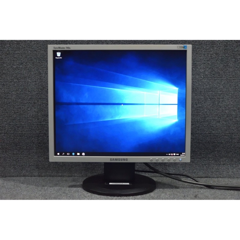 จอคอมขนาด 17 นิ้วคละยี่ห้อ Samsung LG BenQ