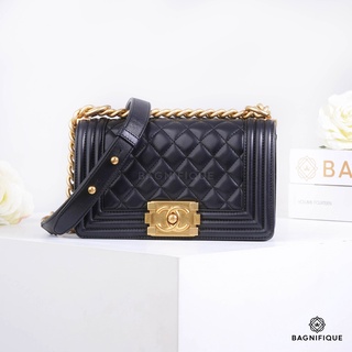 CHANEL BOY 8 IN BLACK LAMB GHW